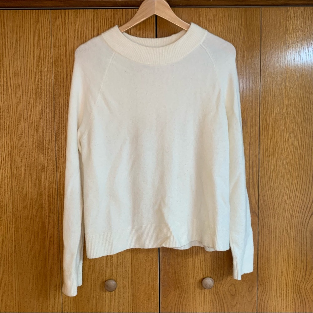 Athleta Wool Off‎ White Sweater Size Small